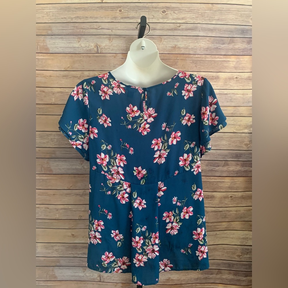Torrid - Size 2 - Picture 5 of 10